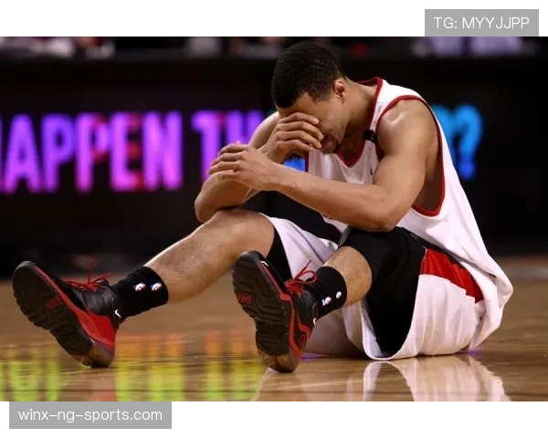 王楚钦比赛穿的球鞋，也就他买得起，隔壁老王一双鞋都舍不得换啊！